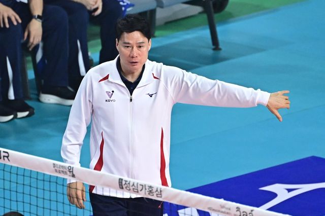 한국 강성형 감독