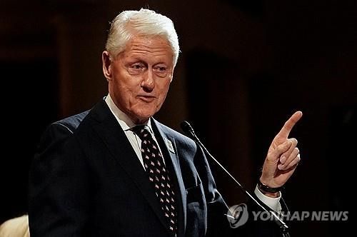 오클라호마시티서 연설하는 클린턴 전 대통령