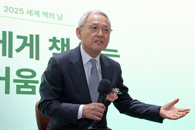 '세계 책의 날' 기념행사 참석한 유인촌 문체부 장관