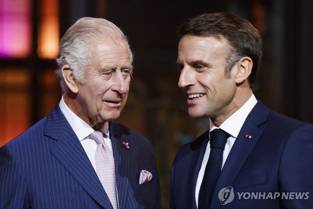 2023년 프랑스 국빈 방문 때의 찰스 3세와 마크롱 대통령