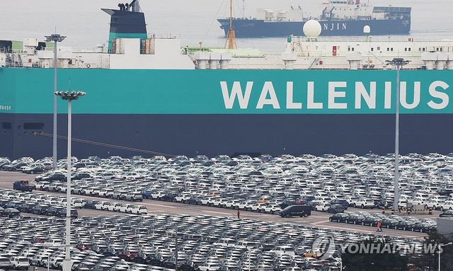 수출 기다리는 자동차