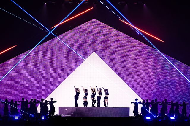 인천서 월드투어 시작한 르세라핌