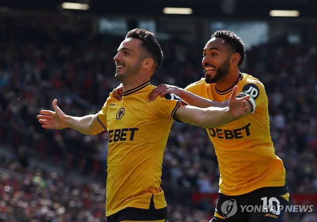 결승골 넣고 기뻐하는 사라비아 