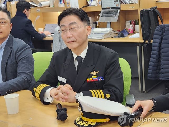 국방부 기자실 방문한 이국종 신임 국군대전병원장