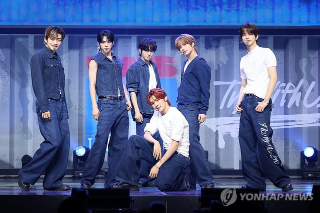 봄바람 타고 돌아온 투어스