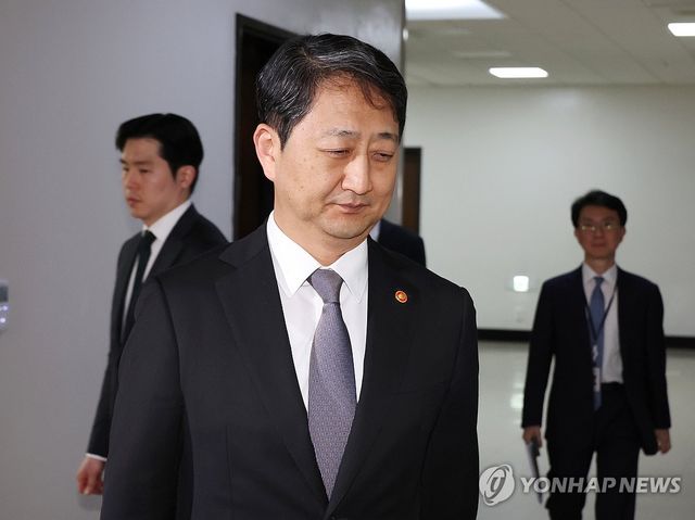 통상 협상 관련 국회 방문한 안덕근 산업부 장관
