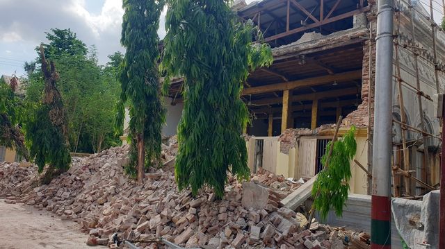 지진으로 훼손된 미얀마의 건물