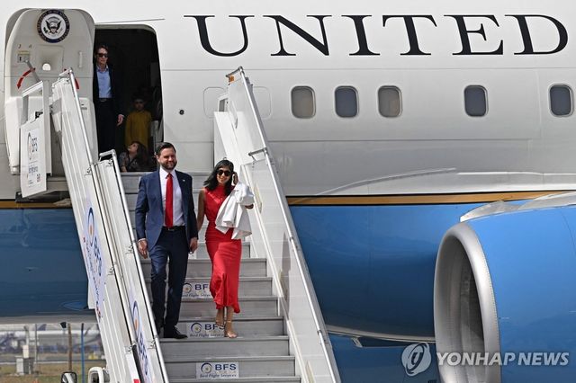 인도 도착하는 밴스 미국 부통령 부부