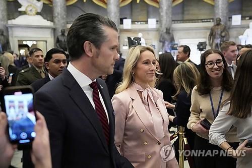 피트 헤그세스 미국 국방장관과 부인 제니퍼