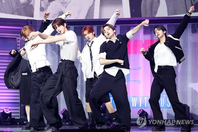 미니 3집으로 컴백한 투어스