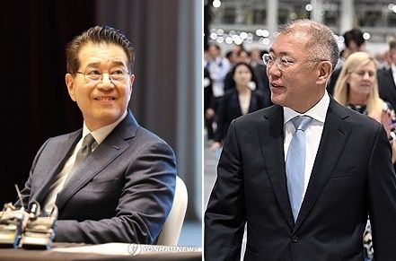 포스코그룹 장인화 회장(왼쪽)과 정의선 현대차그룹 회장