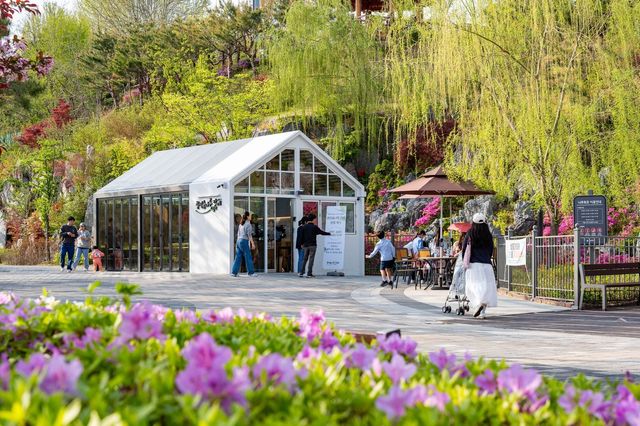 광진숲나루에 위치한 '광진숲나루 카페'