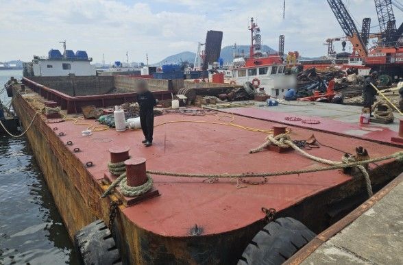 적발된 500톤급 부선