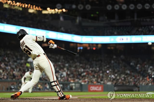 이정후의 3루타 스윙