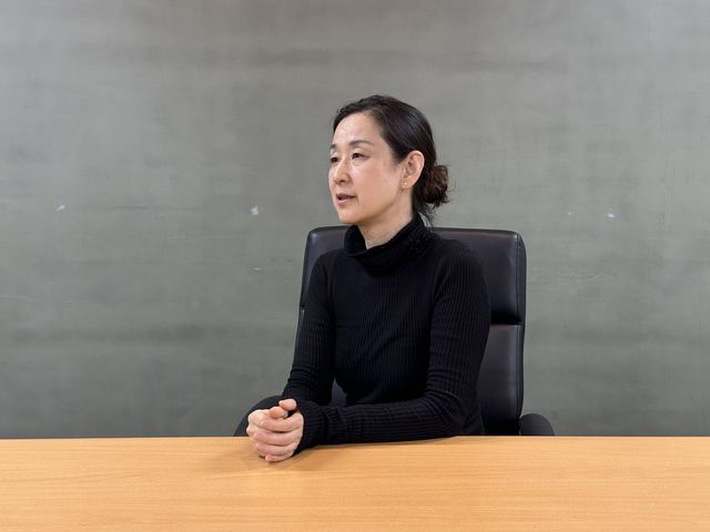 인터뷰하는 신이화씨