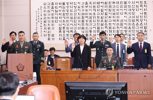 여전히 증인선서 거부