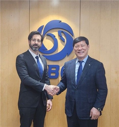 몬손 주한 쿠바 대사와 허구연 KBO 총재