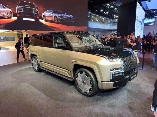 23일 상하이모터쇼에서 공개된 BYD 고급 SUV 모델 양왕 U8L
