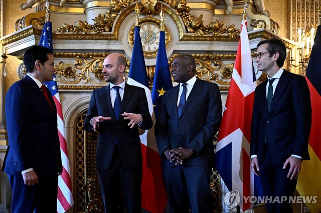 17일 파리에서 열린 미국, 유럽, 우크라이나 회담