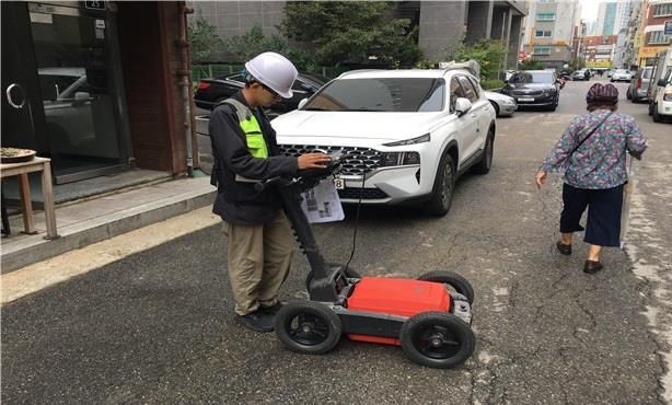 노면 하부 공동탐사