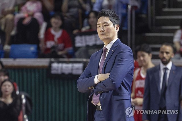 심각한 SK 전희철 감독