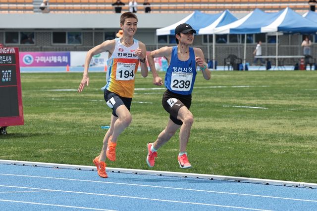 역주하는 박재우