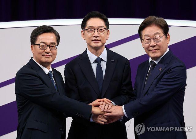 첫 TV 토론회 시작하는 민주당 대선 경선 후보들