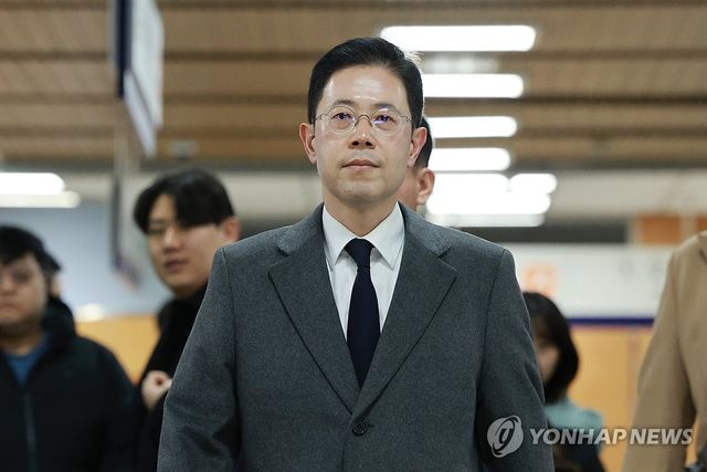 손준성 검사장, 2심 선고 공판 출석