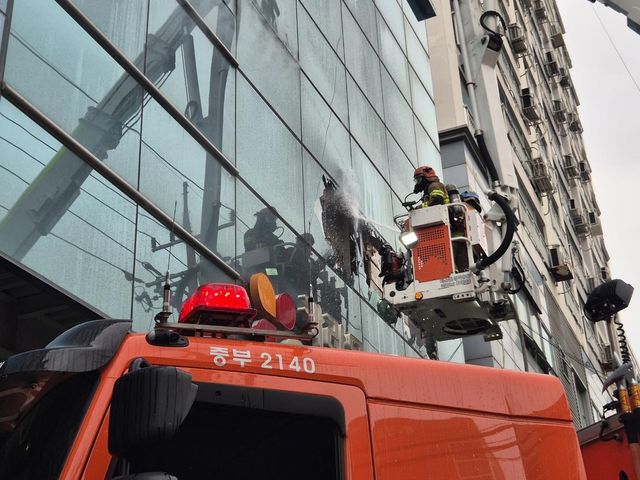 자동차부품 보관 창고 화재