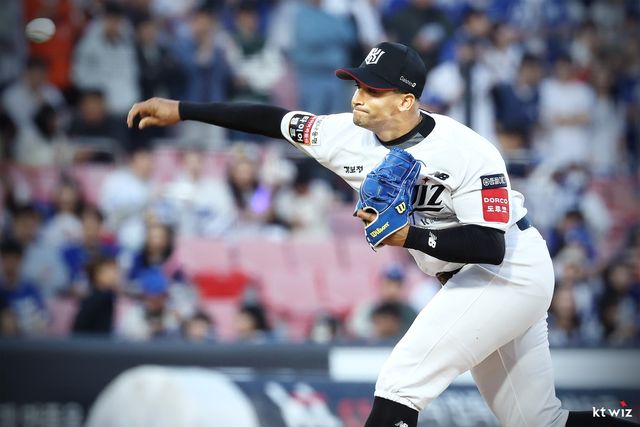 kt wiz 윌리엄 쿠에바스의 투구