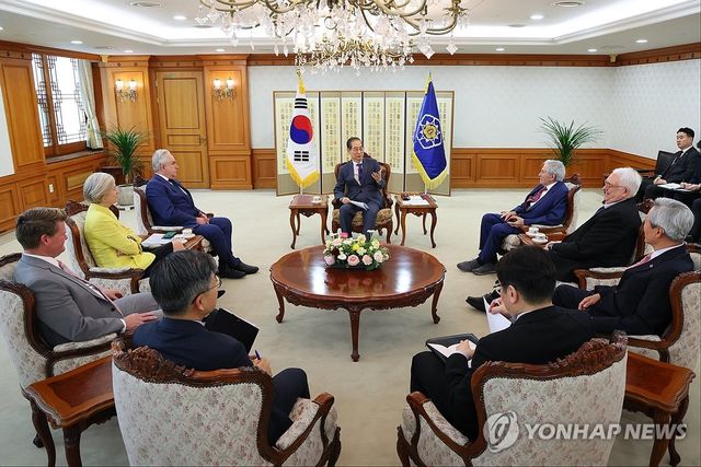 한덕수 권한대행, 미국 학계·전직 행정부 인사 접견