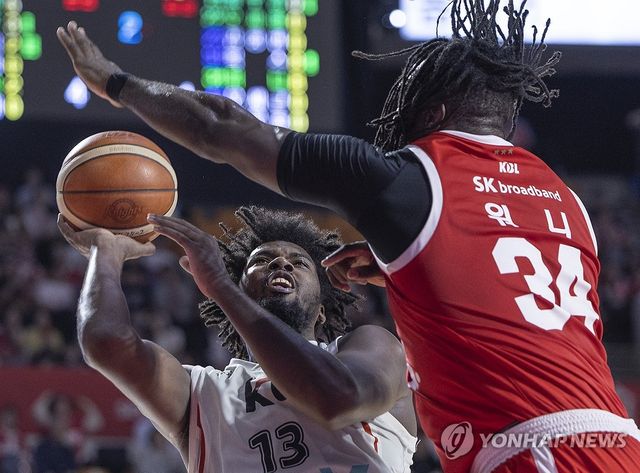 힘과 힘의 대결