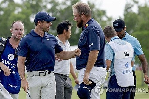 취리히 클래식 사전 행사에 나선 매킬로이와 라우리.