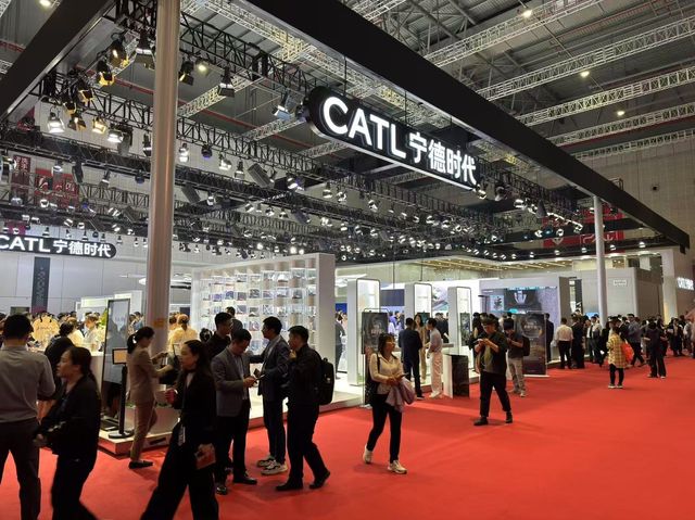 상하이모터쇼 내 CATL 전시장