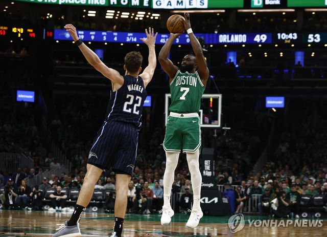 제일런 브라운의 슛