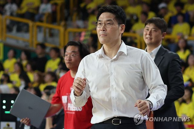 조동현 감독 재역전에 밝은 표정