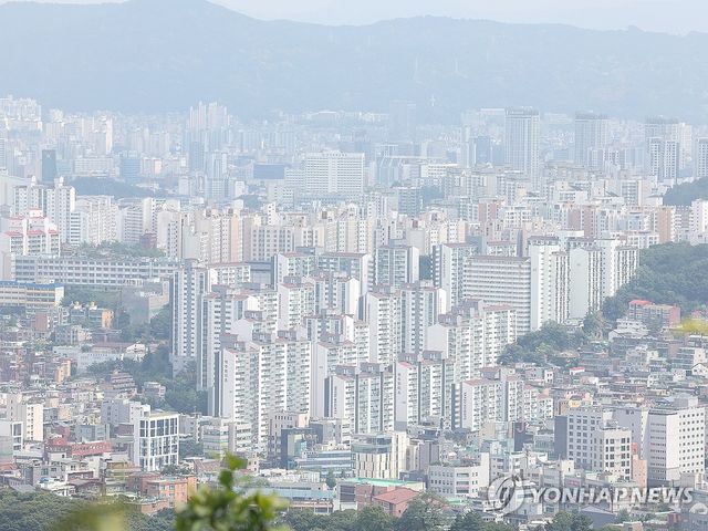 서울 남산에서 내려다본 아파트 일대