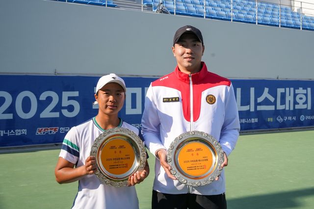 박은영(왼쪽)과 조성우. 