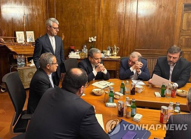 미국과 2차 고위급 핵협상 진행하는 이란 대표단