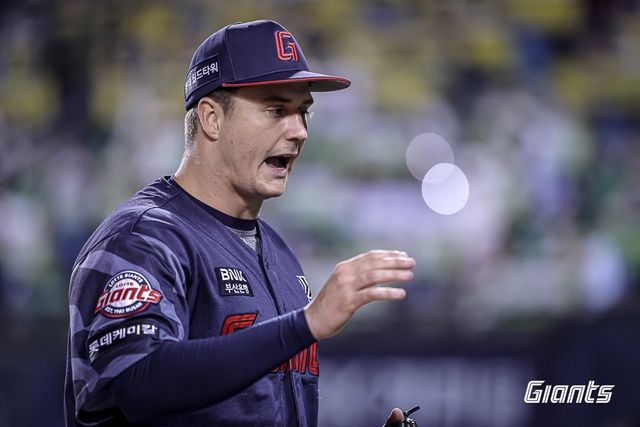 시즌 3승을 따낸 롯데 선발 데이비슨