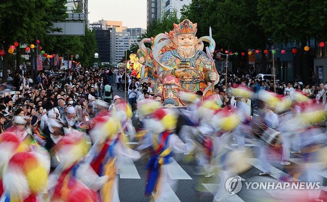 형형색색 연등행렬