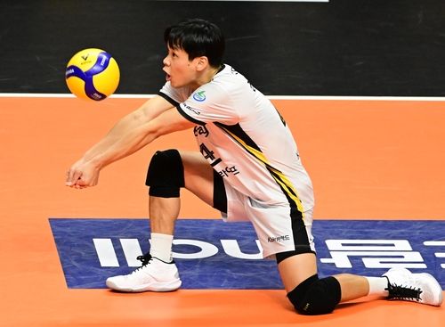 수비하는 리베로 정민수