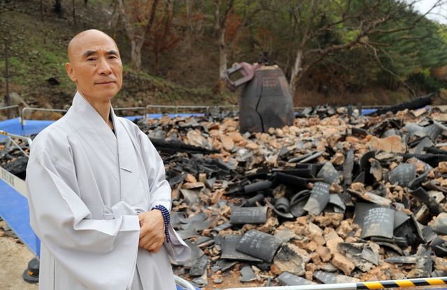 산불이 고운사 덮친 지 한 달…주지 등운스님