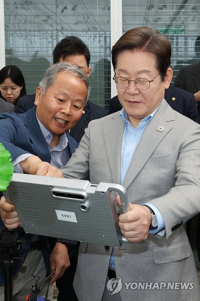 에너지온실 방문한 이재명 후보