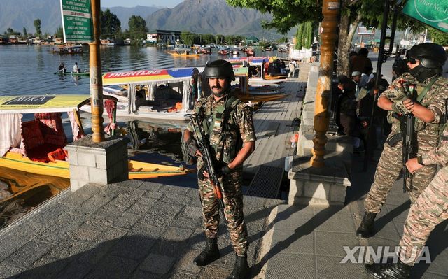 카슈미르서 경계근무 중인 인도군 병력