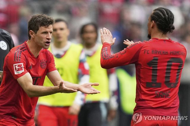 500번째 경기에 투입되는 뮐러