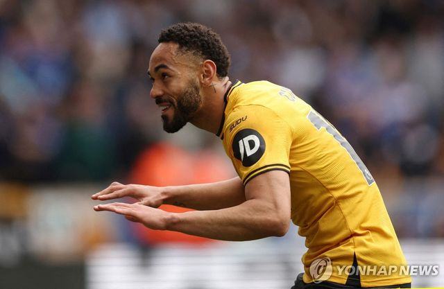 골세리머니를 펼치는 마테우스 쿠냐