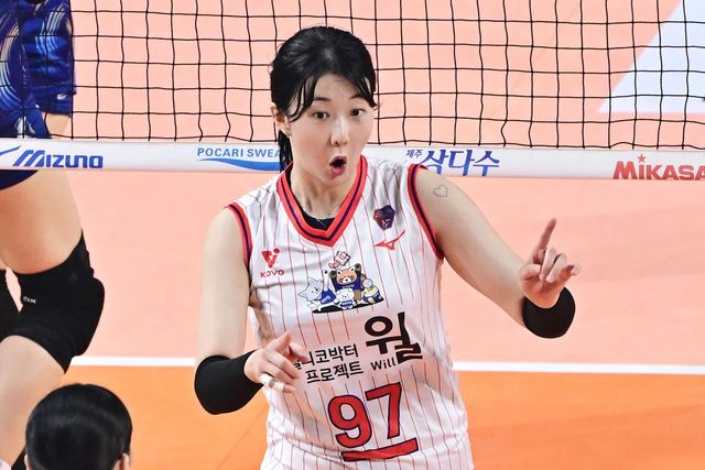 한국-태국 여자배구 올스타 슈퍼매치에 뛰었던 강소휘