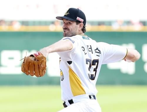 26일 키움을 상대로 역투하는 SSG 앤더슨.