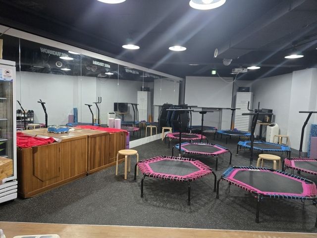 점핑운동 시설에 불법 설치된 반신욕기